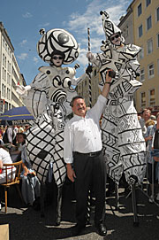 OB Christian Ude eröffnete am Samstag um 14 Uhr das Altstadtringfest (Foto: Ingrid Grossmann)
